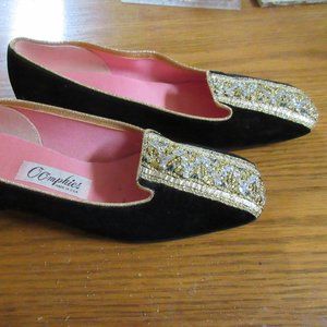 OOMPHIES Black Velvet & Gold Beaded Party Shoes 5.5